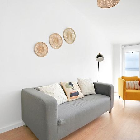 Sunny 2 Bedroom Apartment In Almada - Balconies With River View מראה חיצוני תמונה