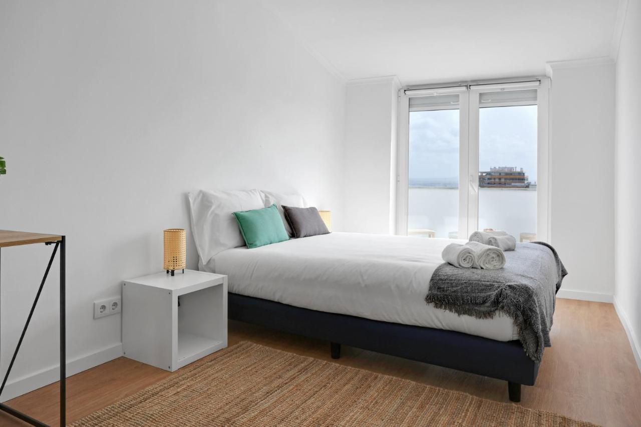 Sunny 2 Bedroom Apartment In Almada - Balconies With River View מראה חיצוני תמונה